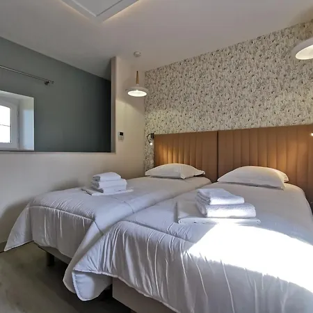 Resort Domaine Jolidetour Climatise, Piscine Chauffee, Tennis *